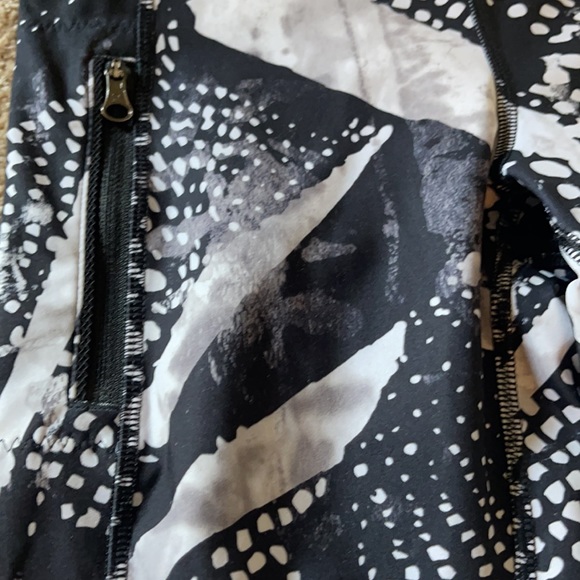 Lululemon leggings - Picture 3 of 3